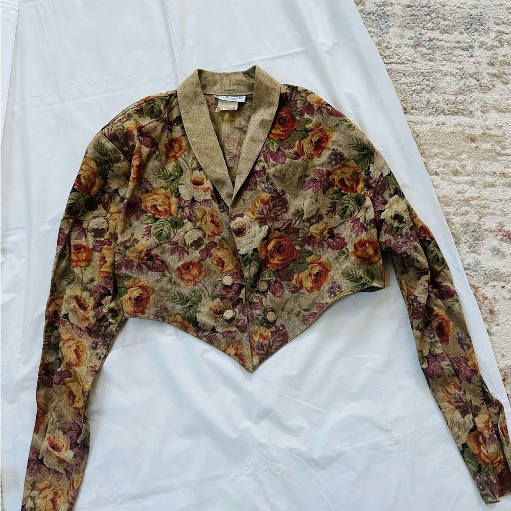 Blondie and Me floral medium vest vintage cottage core